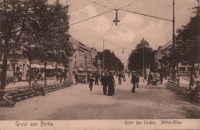 Mustvalge fotopostkaart Berliini vaatega.  duplicate photo