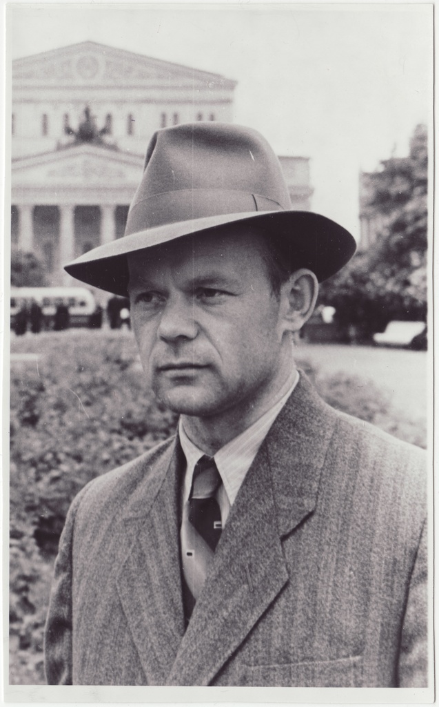 H. Arro Moskva Suure Teatri esisel väljakul, 1957.a.