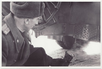 J. Moorkopp oma ratsionaliseerimisettepanekut tutvustamas, 1956.a.  duplicate photo