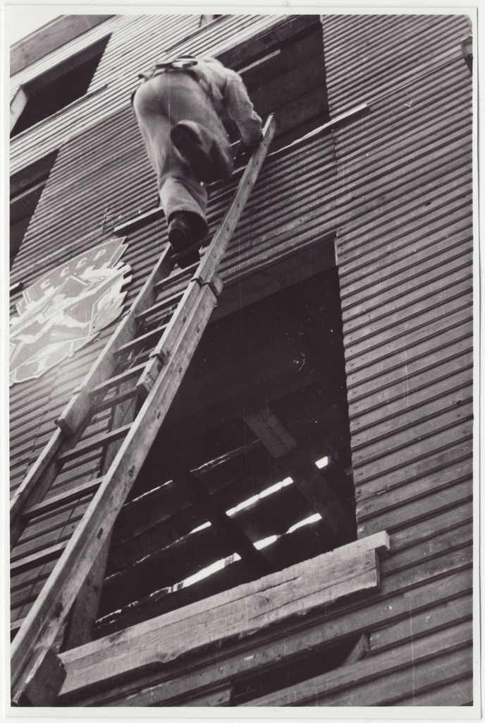 Tuletõrjevõistlused: tõmberedeli abil tõus 3-korrusele, 1949.a.