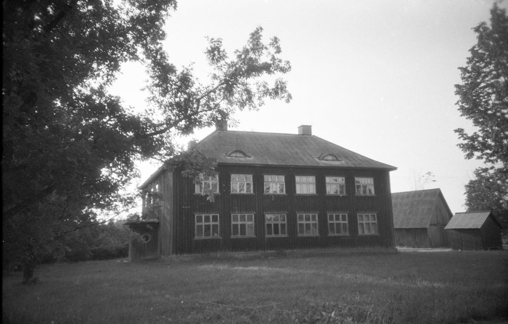 Põlendmaa schoolhouse