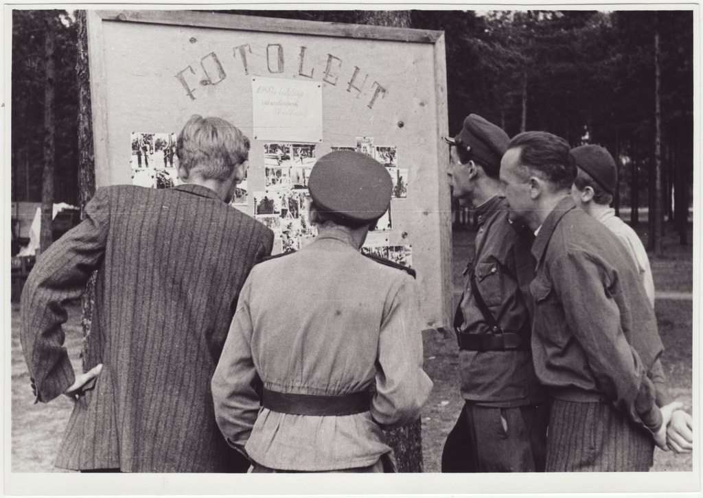 Tuletõrjevõistlused: eelmise aasta võistluste pilte uudistamas, 1949.a.