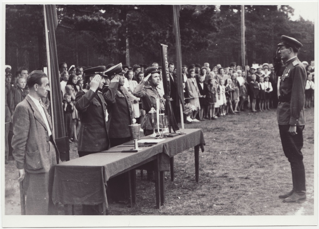 Tuletõrjevõistlused: raport osavõtjate rivistusest - ettekandja major Aksel Võrk, 1949.a.