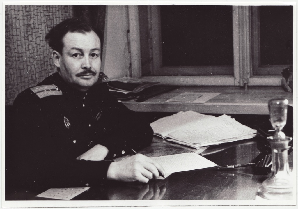 A. Andrejev - Tuletõrje Valitsuse poliitosakonna ülema abi komsomoli alal, 1952.a.