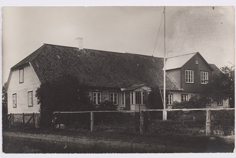 Kitsar schoolhouse