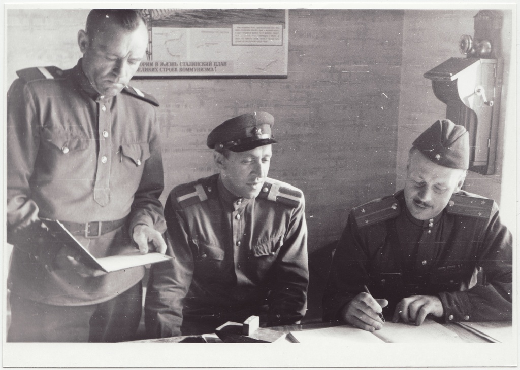 III ÜSTK ülem R. Mägi vahtkonna teenistust kontrollimas, 1951.a.