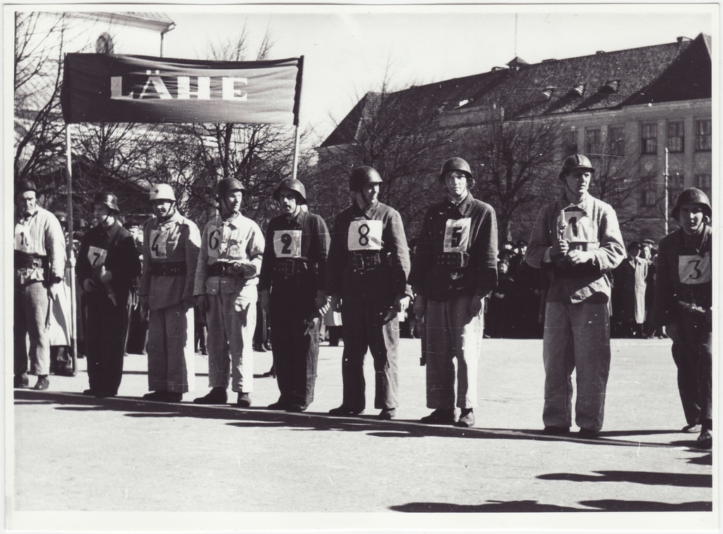 Tallinna tuletõrje 32. aastapäeva paraad: ümberlinna teatejooksu lähe, 1950.a.