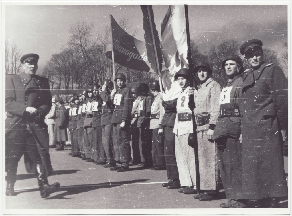 Tallinna tuletõrje 32. aastapäeva paraad: rivistus, 1950a..