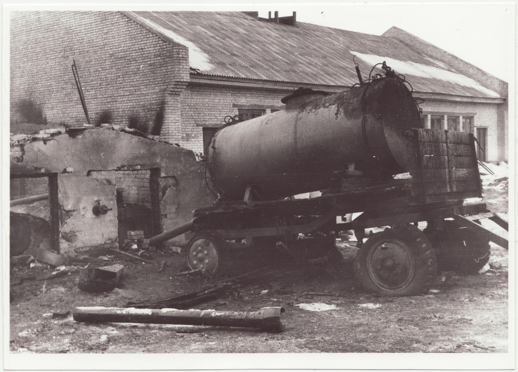 Tõrvapapi tehas pärast tulekahju, 1955.a.