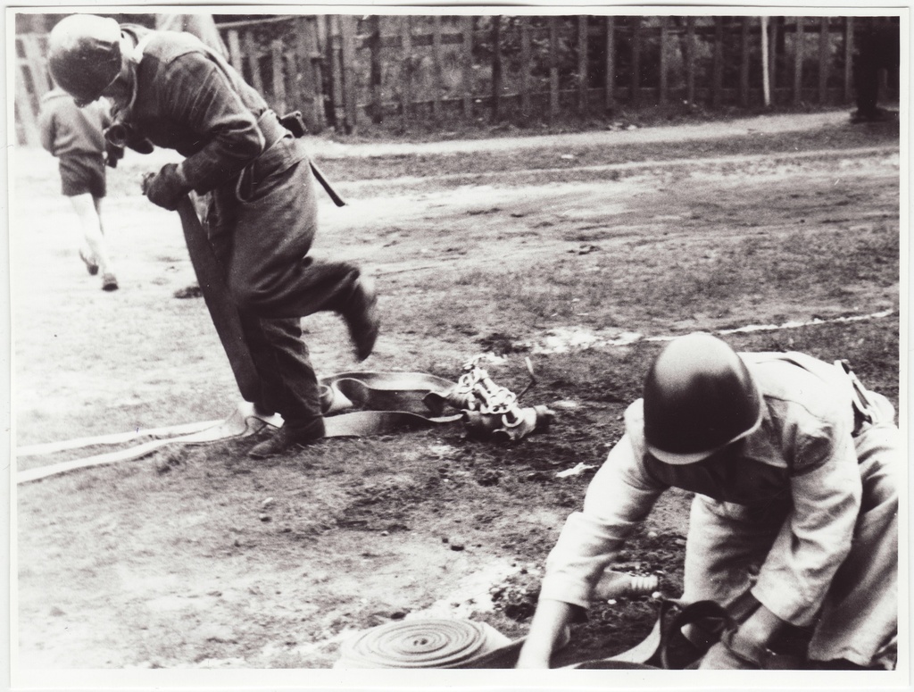 Takistusribal voolikute ühendamine, 1954.a.