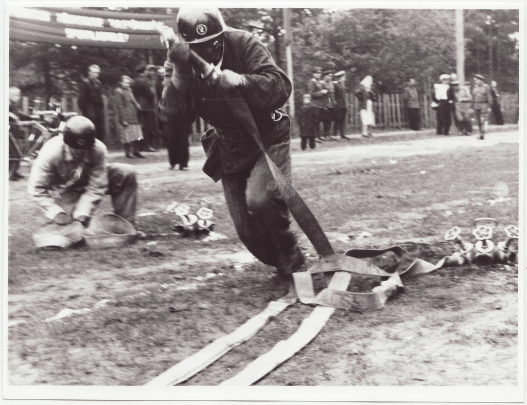 Takistusribal voolikute ühendamine, 1954.a.