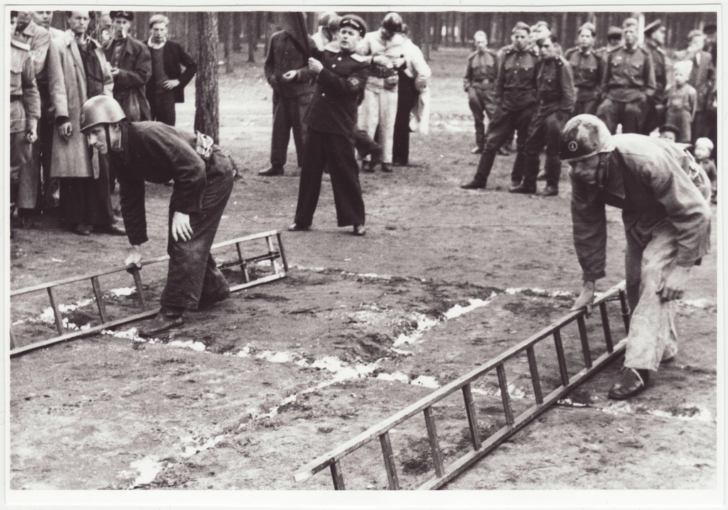 Konksredeliga ronimise võistlejad stardijoonel, 1954.a.