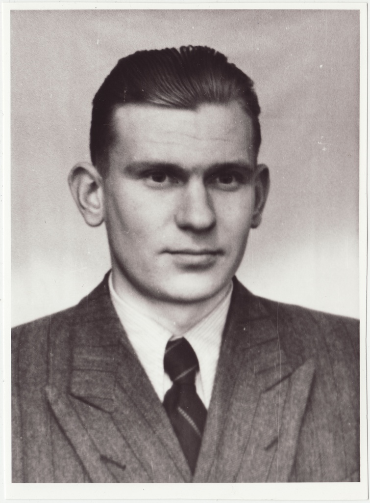 Portree: Kalju Tamm - Jõgeva rajooni Pala VTK autojuht, 1954.a.