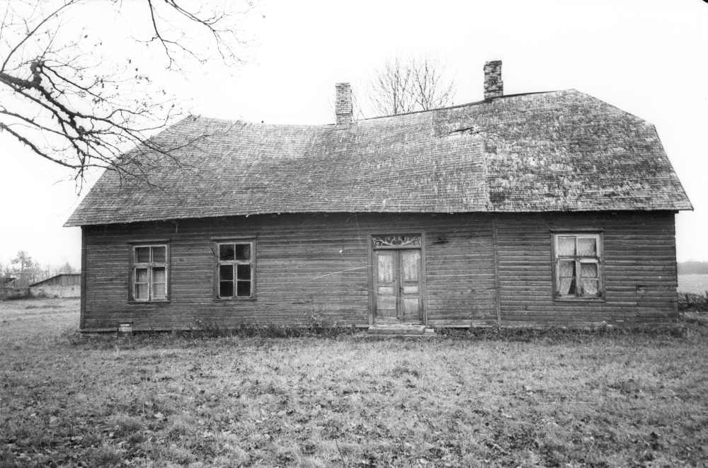 Secret schoolhouse (Rakvere "Kalevipoja" company schoolhouse), Estonian view.