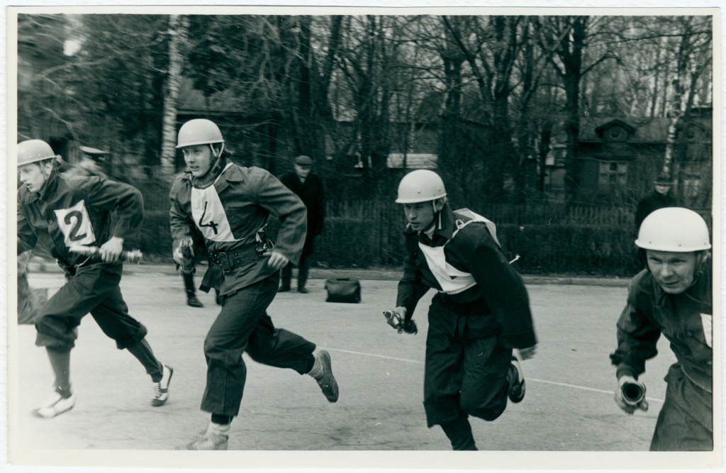 Tuletõrje teatejooks Kadrioru staadionil, 1972.a.