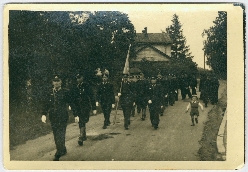 Tuletõrjujate kolonn paraadmarsil, 1943.a.