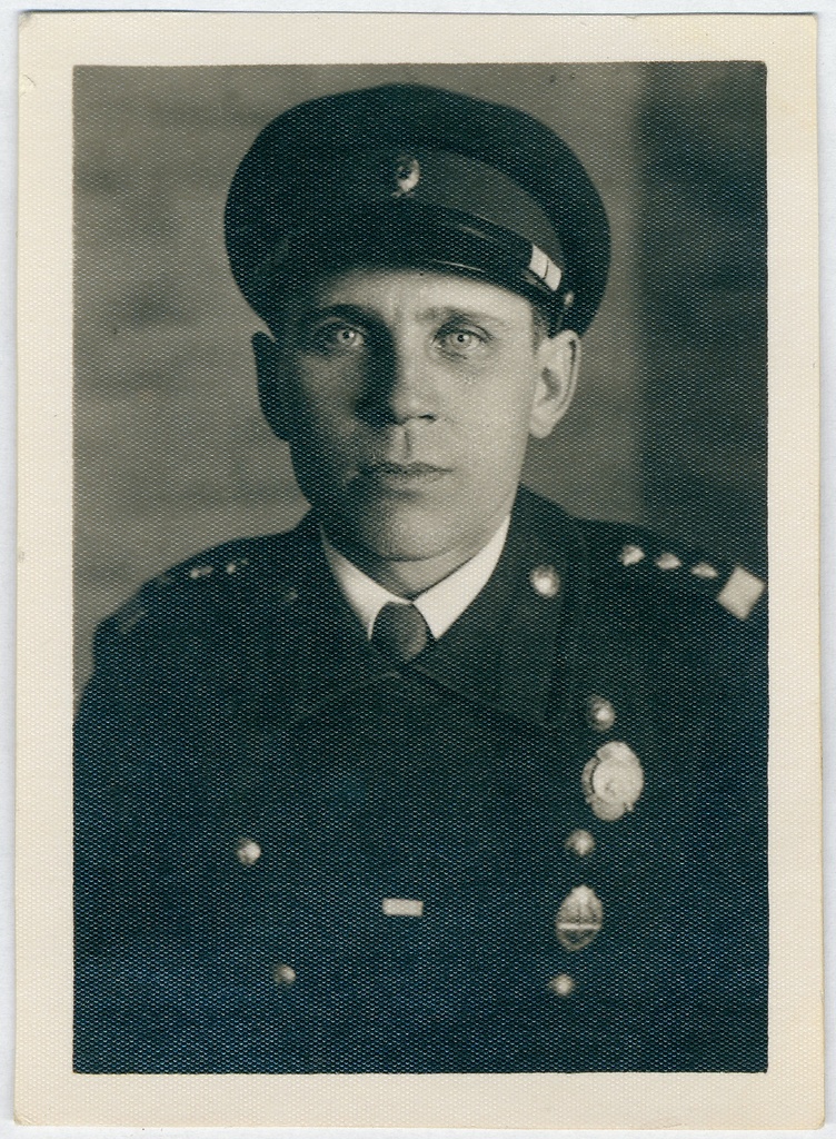 Poolportree: Gustav Liivamägi - Tallinna VTÜ autoosakonna juhataja.