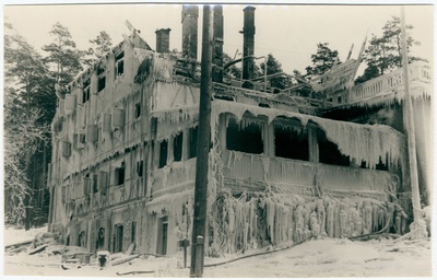 Võru-Kubija sanatooriumi hoone pärast tulehahju, 1952.a.  duplicate photo