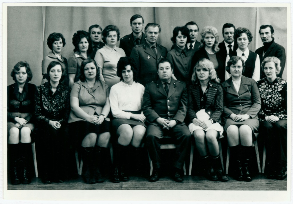 Grupifoto: nooreminspektorite kursus, 1975.a.