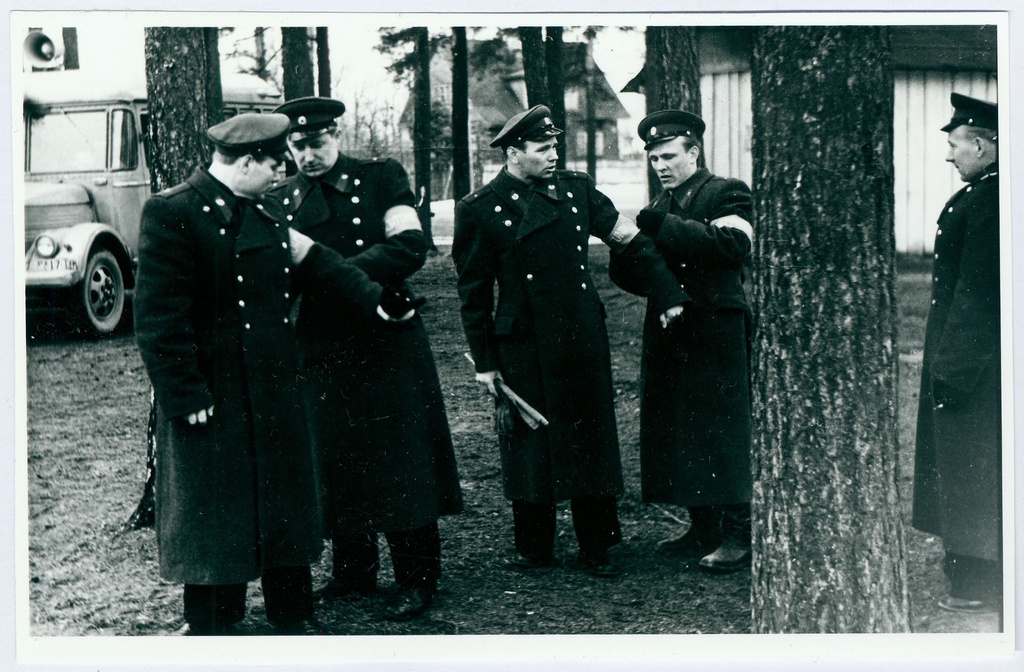 Sõjaväestatud tuletõrje õppus ja võistlused. Spordikohtunikud 1960