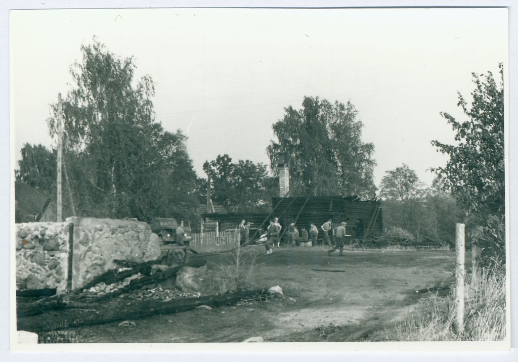 Põlenud hoone sisemus 
1959