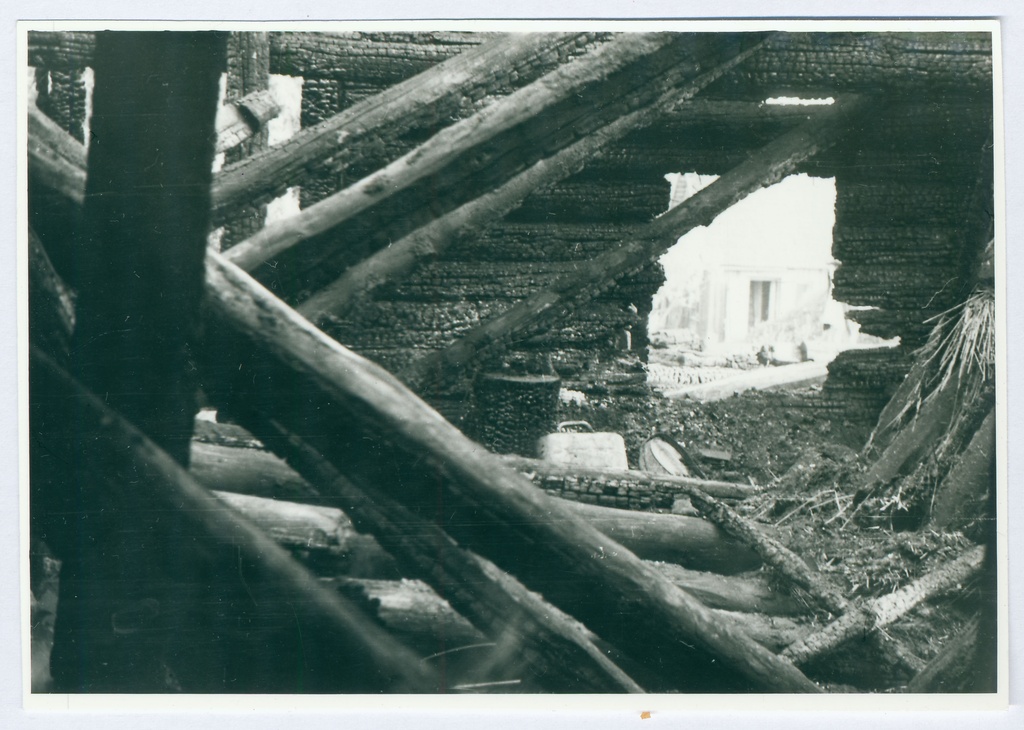 Põlenud hoone sisemus 
1959