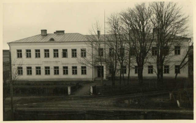 School building in Väike-Maarja. Arh. Alar Kotli