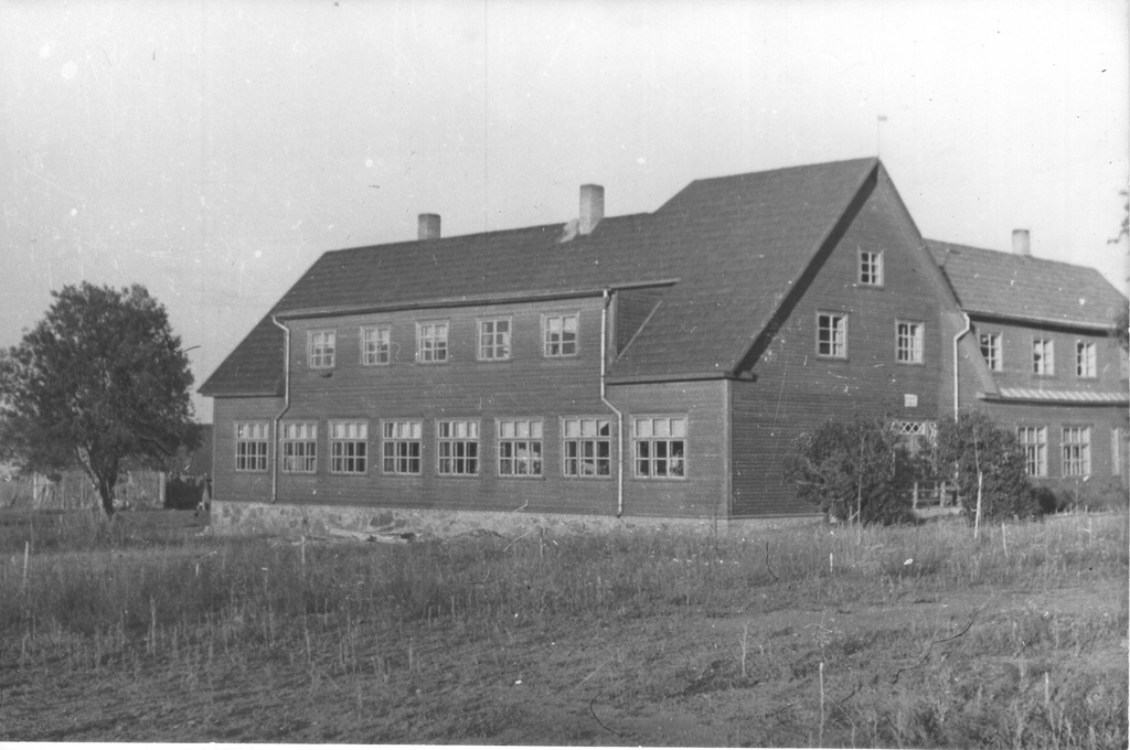 Photo and negative. Misso school building, former Pugola school in the 1950s.