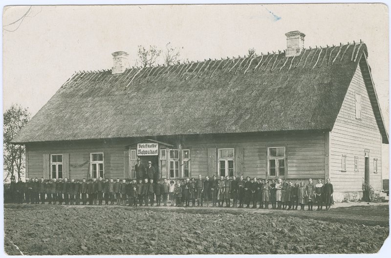 Photo. Black and white. Paralysis primary school in 1925.