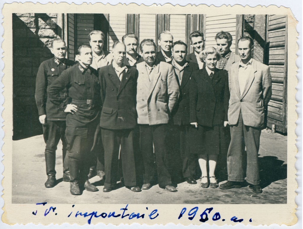 Grupifoto. Tallinna Sõjav. tulet. profülaktika inspektorid ja nooreminspektorid 1950.