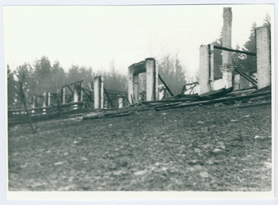 Tulekahju tagajärjed Orumäe kolhoosis. Sigala varemed 1960.  duplicate photo