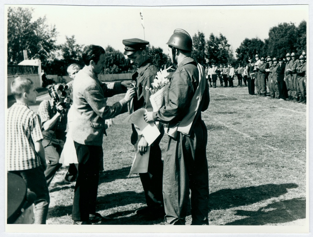 3. Balti tuletõrjespordi spartakiaad: Võitjate autasustamine, 1963.a.