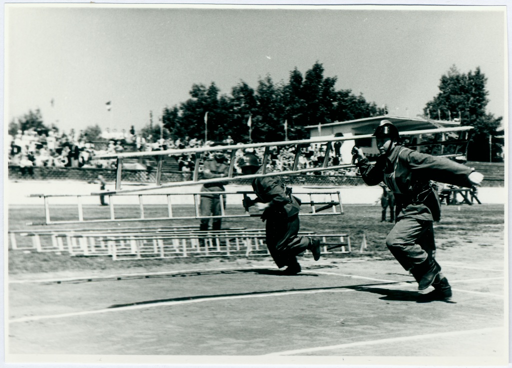 3. Balti tuletõrjespordi spartakiaad: Konksredeliga ronimise start, 1963.a.