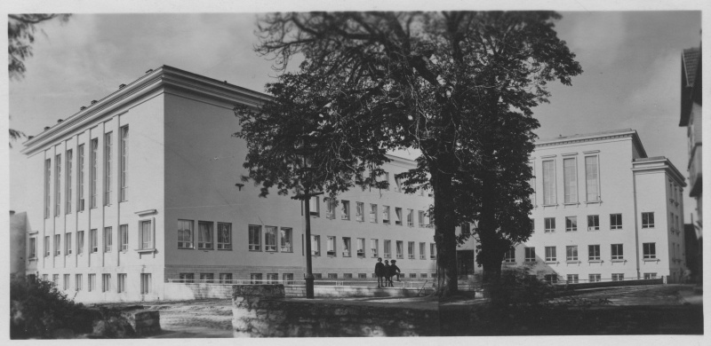 Tallinn City 8. Primary school (Westholm Gymnasium) Spring Street. Built in 1940, architects h. Johanson and a. Jürvetson.