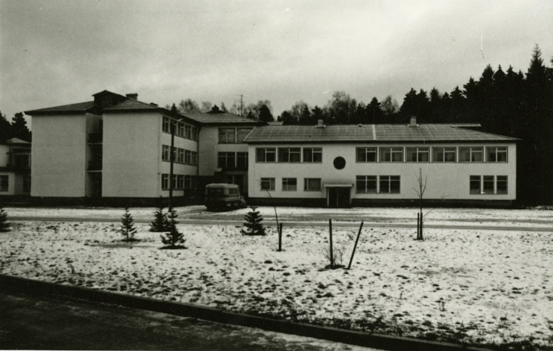 Türi High School, 2 views of the building. Architect Maie Hansmann