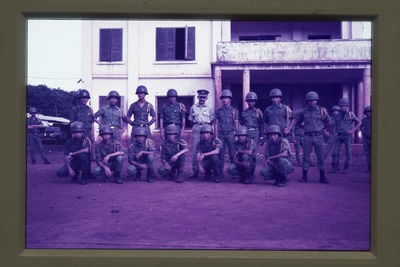 Sõdurite rivistus Vietnamis  duplicate photo