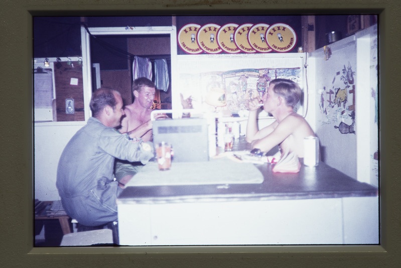 Austraalia sõdurid baaris Vietnamis