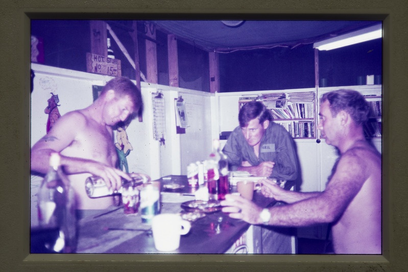 Austraalia sõdurid joovad õlut