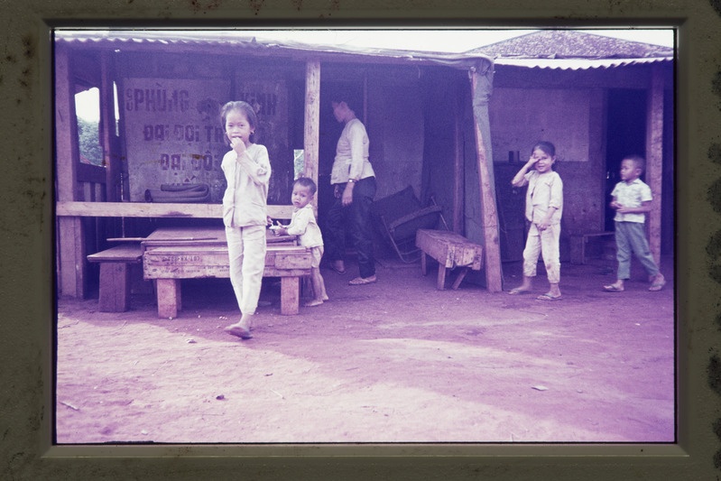 Vietnami perekond Binh Bas