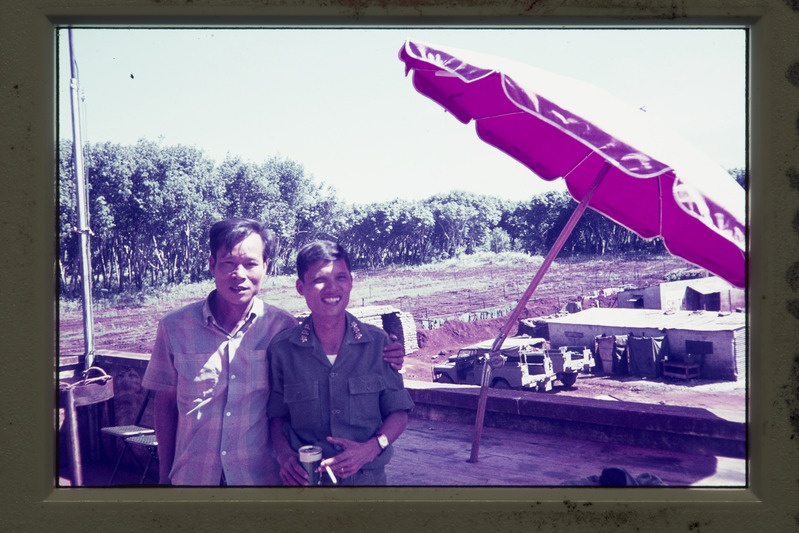 Kapten Binh ja seersant Lees Vietnamis