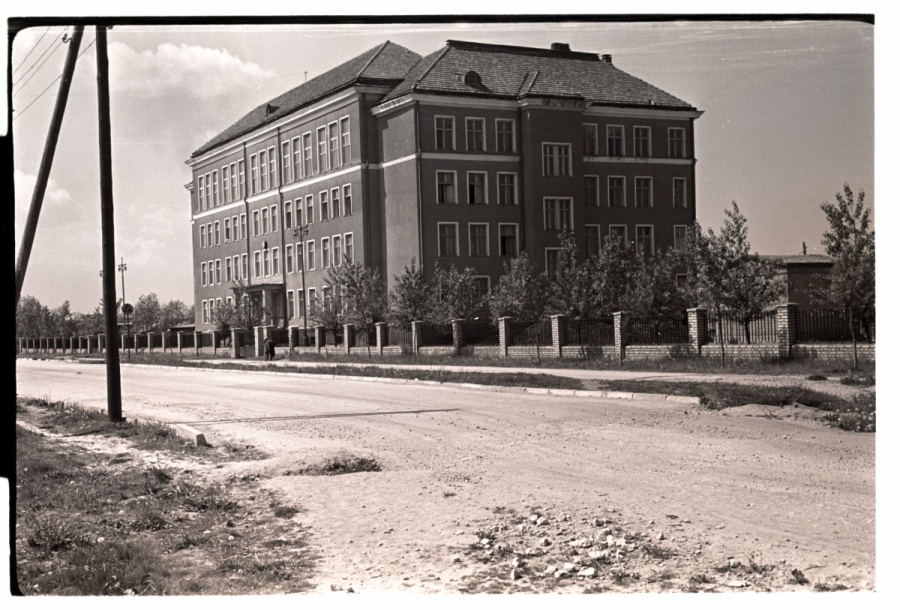 25. Secondary school