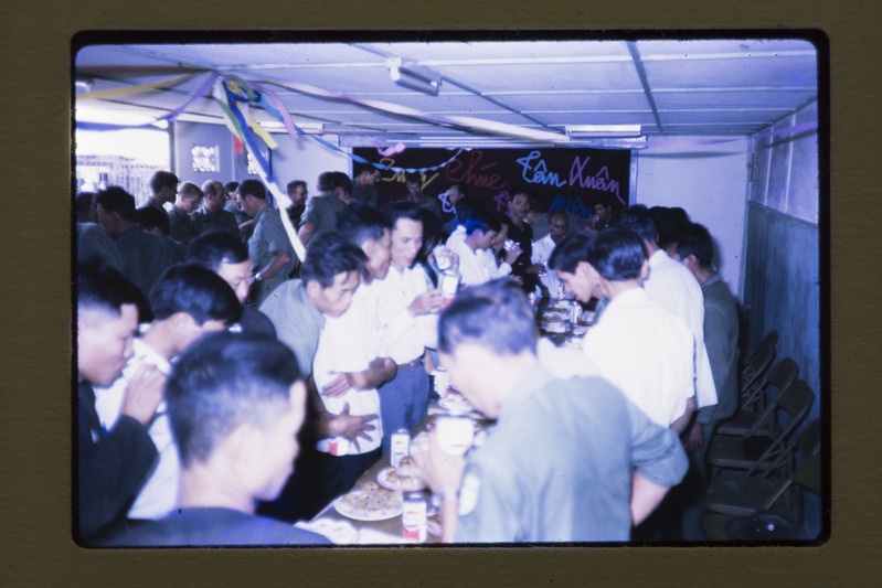 Sõdurite pidulaud Vietnamis Duc Thanhis