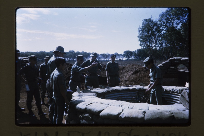 Külastajad Austraalia baasis Binh Bas Vietnamis