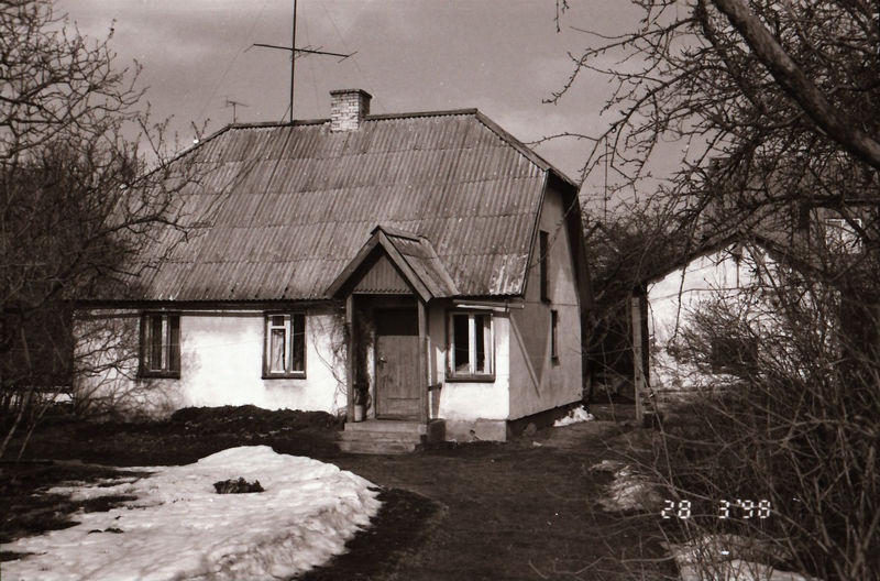 Maja Haapsalu maanteel Keilas