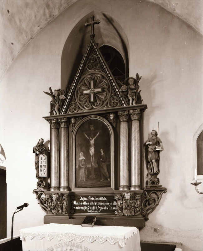 Kuusalu kiriku altar