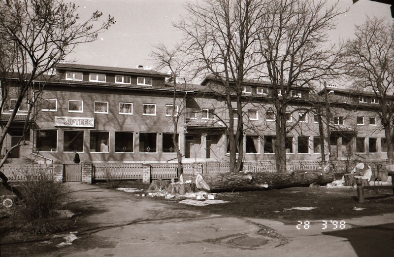 Ridaelamu Jaama tänaval Keilas