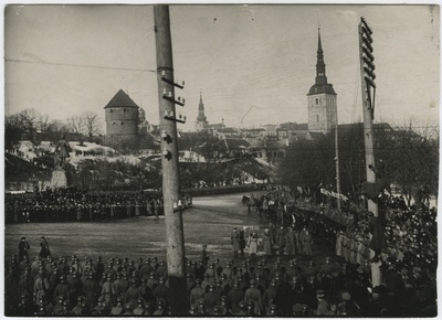 The paradise of the German occupation forces on the Peetri Square (Vabaduse Square).  similar photo