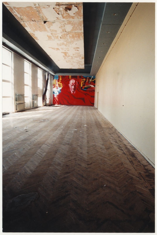 Õmblusvabriku "Marat" Paldiski osakonna tühjaks jäänud ruum Lenini pannooga