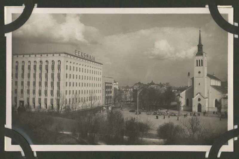 The Freedom Square, view of the EEKS house and the church of Jaan from Harjumägi.
