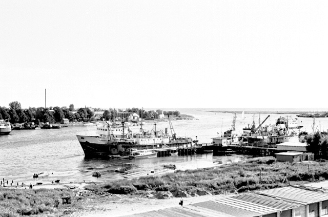 Pärnu view. Ships in the mouth of the river on a wide edge.